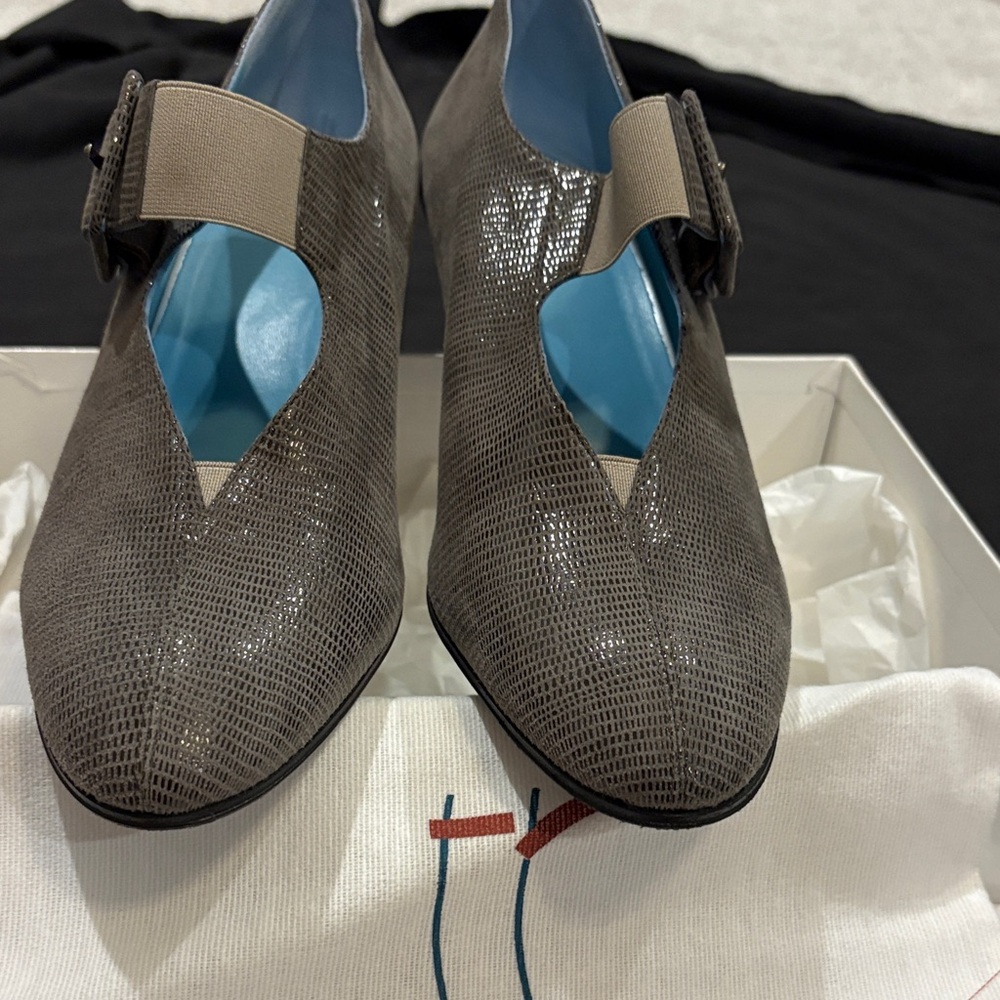 Thierry Rabotin Textured Gray Heels - Picture 6 of 16